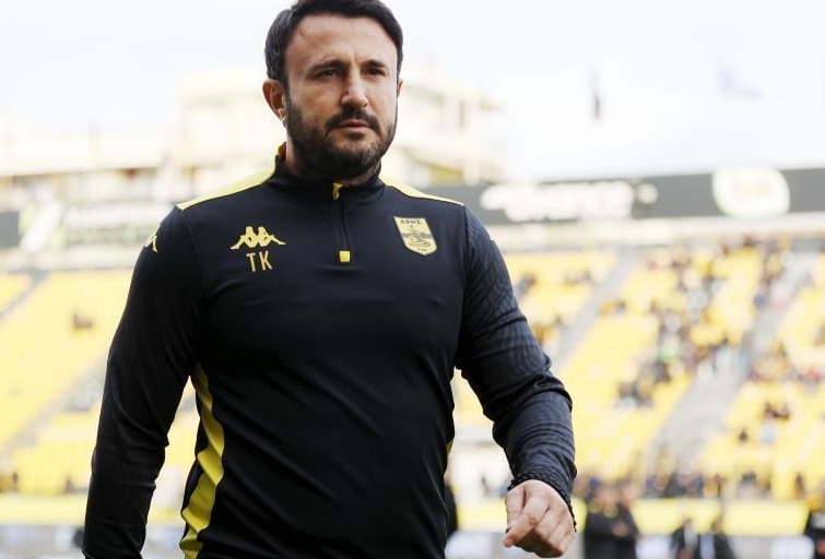 Πιέσεις σε Καρυπίδη για να πουλήσει - Η απόφασή του και η τιμή για τον Άρη!