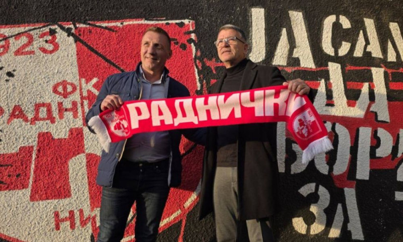 O Tάκης Λεμονής