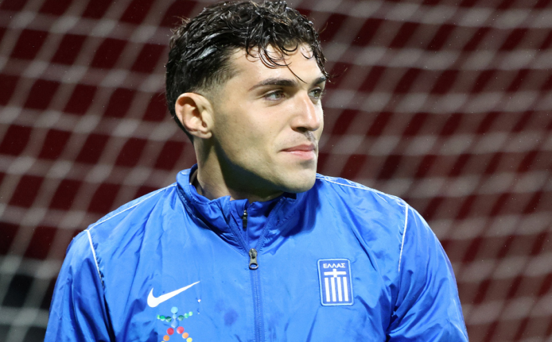 Με τεράστια ελληνική σημαία η ανακοίνωση του Μανδά στην Μπόρνμουθ (ΒΙΝΤΕΟ)