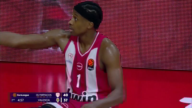 Συμβαίνουν και αυτά - Το απίστευτο blooper του Τέιλορ με τον Ολυμπιακό (Vd)