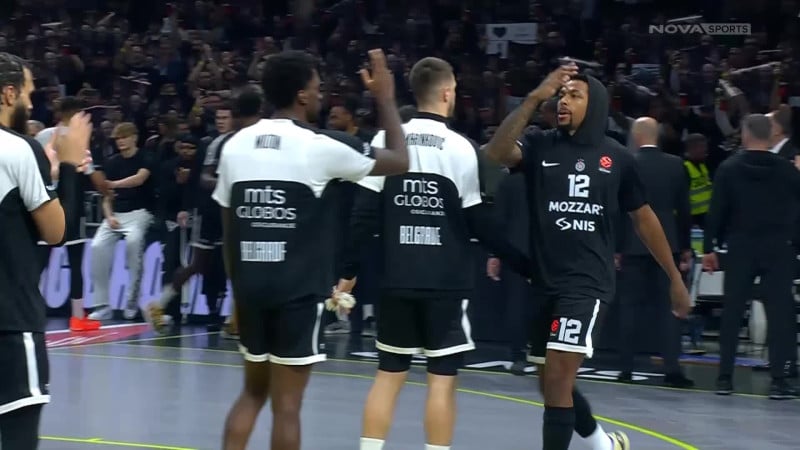 Τρομερή γιούχα στην παρουσίαση των παικτών της Παρτίζαν (ΒΙΝΤΕΟ)