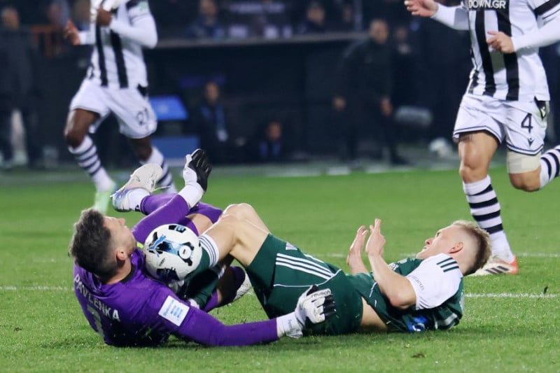 Στο νοσοκομείο ο Παβλένκα - Η πρώτη εκτίμηση για την απουσία του