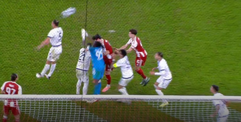 Το πέναλτι που ζητά ο Ολυμπιακός στο 90+11’ - Έξαλλος ο Μπιανκόν (ΦΩΤΟ)