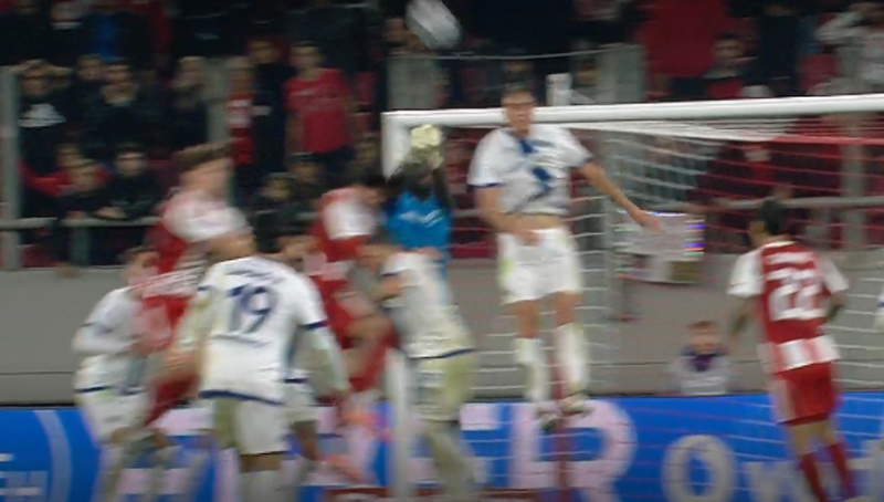 Το πέναλτι που ζητά ο Ολυμπιακός στο 90+11’ - Έξαλλος ο Μπιανκόν (ΦΩΤΟ)