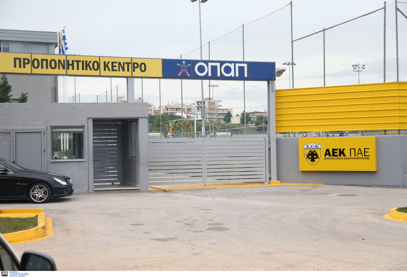 Στις εγκαταστάσεις της Παρί παράγοντας της ΑΕΚ!