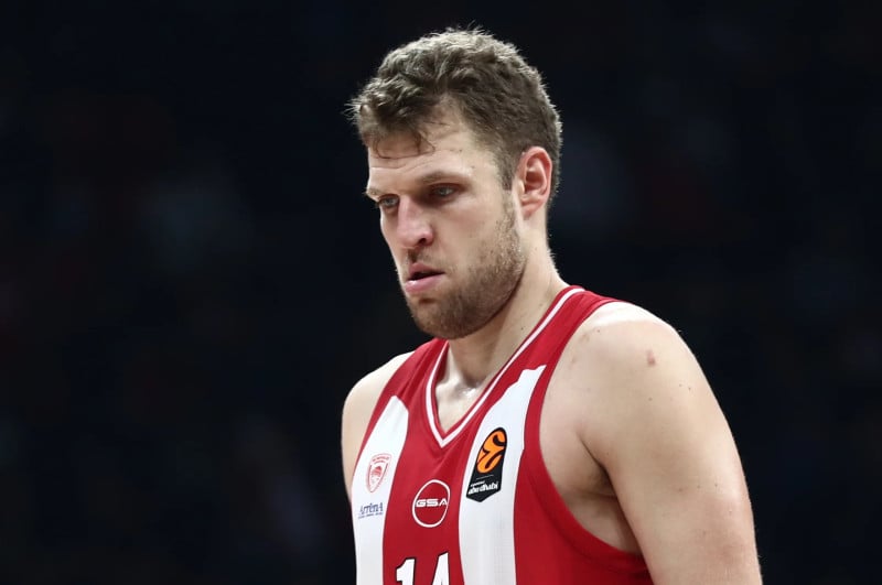 Βεζένκοφ: "Χαρούμενοι που επιστρέψαμε" - Η ατάκα για Μόρις