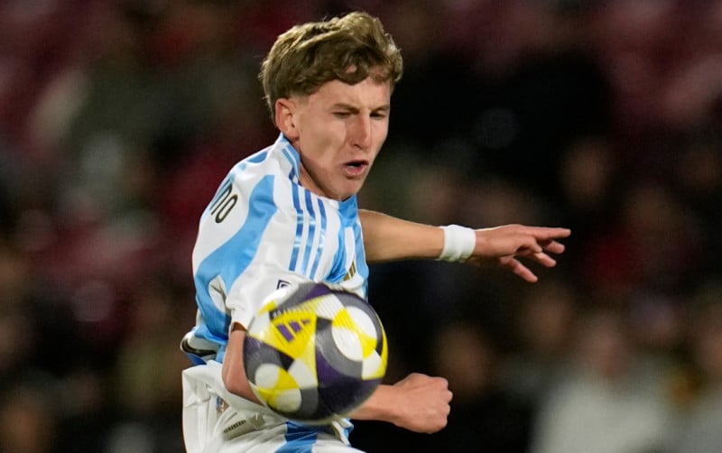 Άλλη τιμή για Ολυμπιακό και ΠΑΟ ο Αντίνo - Αποκάλυψη για Πελίστρι και Τετέ