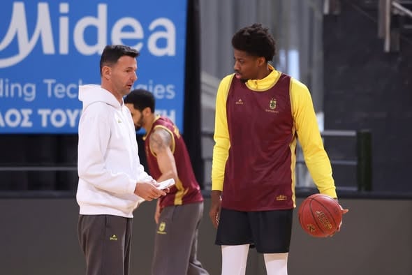 Αντετοκούνμπο: «Θα δώσω τον καλύτερό μου εαυτό - Eίμαι φίλος με τον Σιάο»