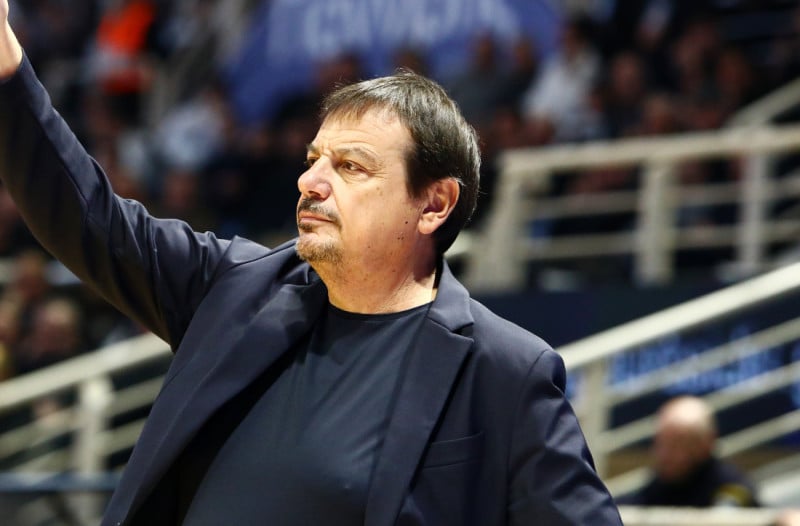 Έξαλλος ο Αταμάν! Προειδοποίησε ότι θα φύγει από το ματς με Μακάμπι (vid)