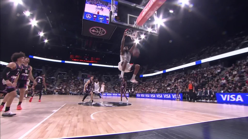 Ασίστ χωρίς να βλέπει ο Αβράμοβιτς (ΒΙΝΤΕΟ)