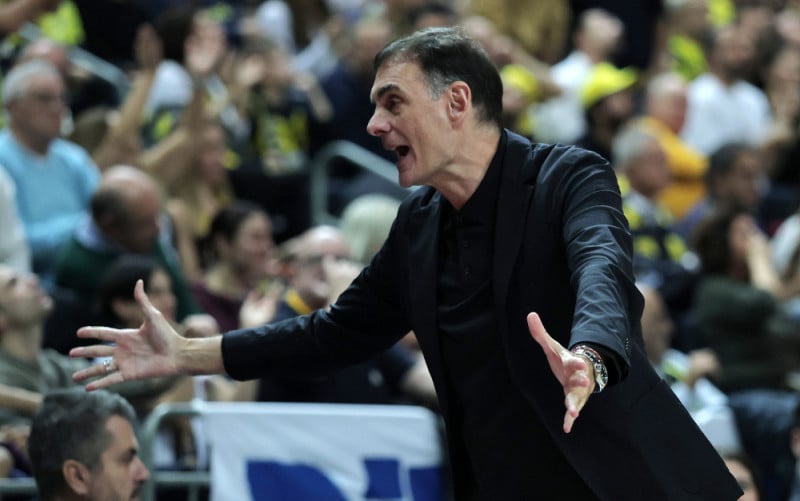 "Με 50-50 διαιτησία δεν έχανε ο Ολυμπιακός - Κράζετε Μόρις και στο τέλος…"!