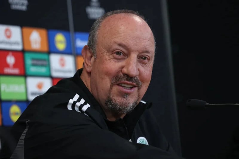 Μπενίτεθ: «Θα πάμε με αυτοπεποίθηση κόντρα στην ΑΕΚ»