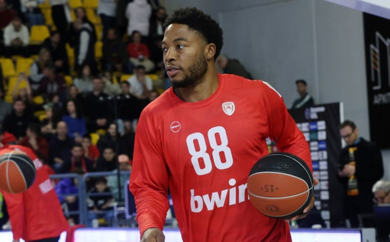 Χωρίς τον Τάιρικ Τζόουνς στο Βελιγράδι ο Ολυμπιακός