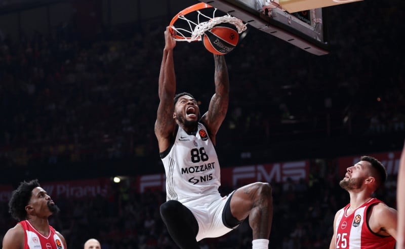 Μεγάλη συμφωνία: Ανακοινώνει Τζόουνς ο Ολυμπιακός, τι έγινε με Παρτιζάν