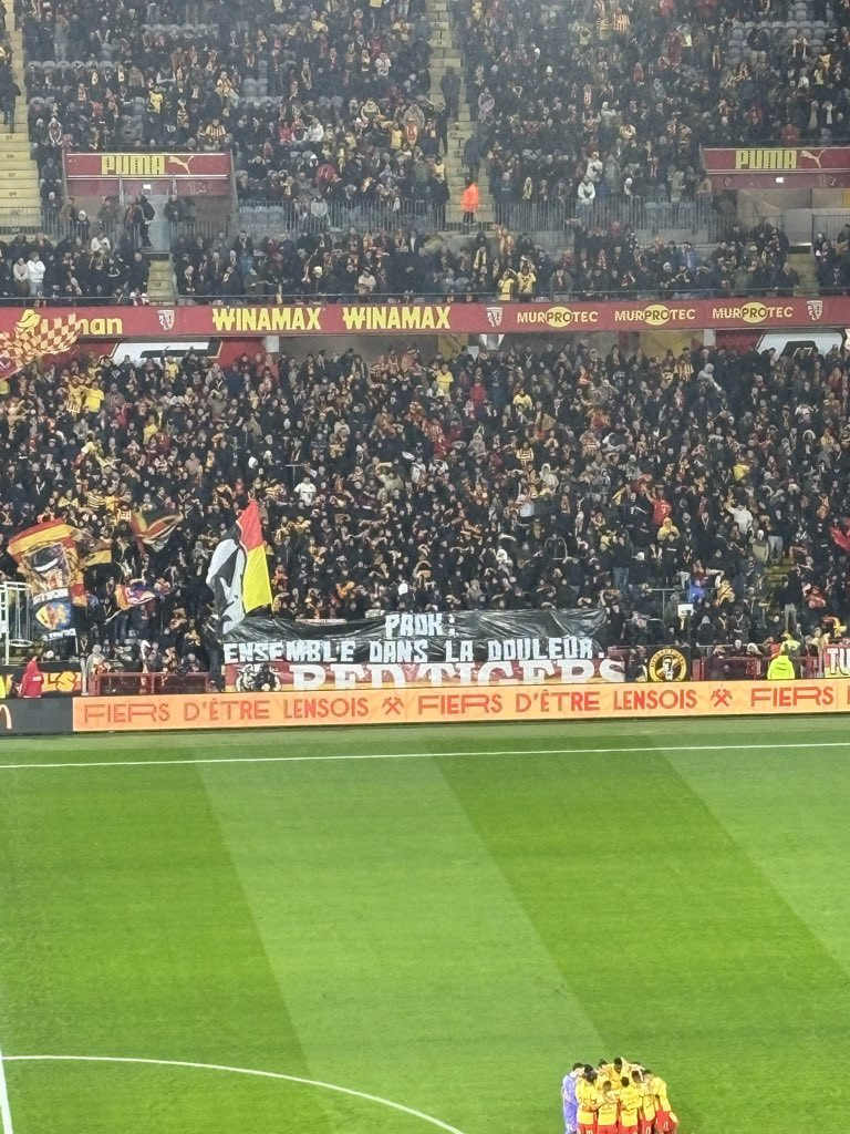 Οι φίλοι της Λανς τίμησαν τους 7 οπαδούς του ΠΑΟΚ (ΦΩΤΟ)