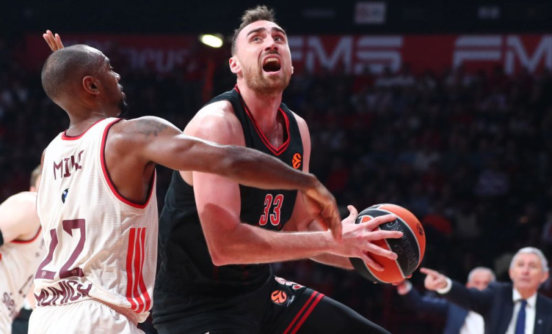 Δεν αφήνουν τον Μιλουτίνοφ οι γιατροί - Τι λένε στον Ολυμπιακό (ΒΙΝΤΕΟ)