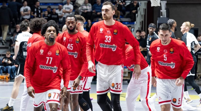 Τρομερή πτήση και κάρφωμα του Χολ έπειτα από σερβίρισμα Γουόκαπ (ΒΙΝΤΕΟ)