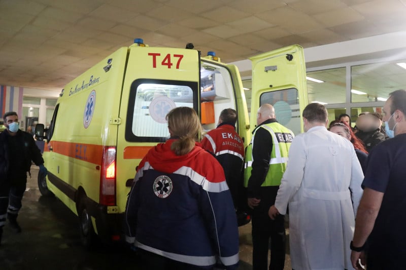 Σε σταθερή κατάσταση οι δύο οπαδοί του ΠΑΟΚ - Τι αναφέρουν οι γιατροί