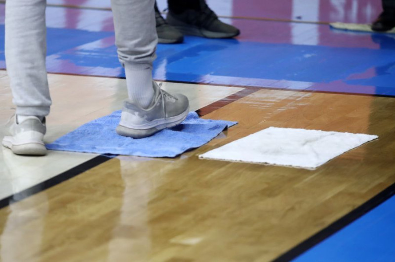 Αναβλήθηκε το Περιστέρι - Σαραγόσα - Έσταζε η οροφή λόγω της βροχής