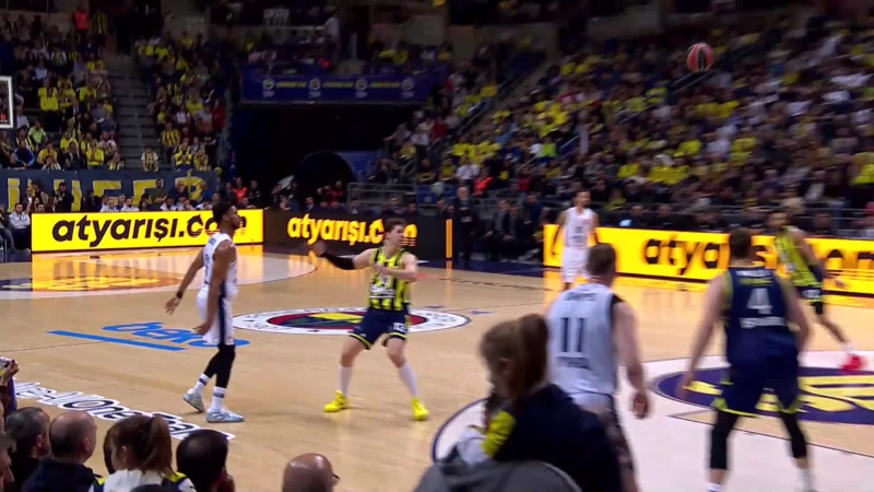 Δεν ήξερε από που του ήρθε - Τάπα από πίσω του Μπιρτς στον Πουαριέ (ΒΙΝΤΕΟ)