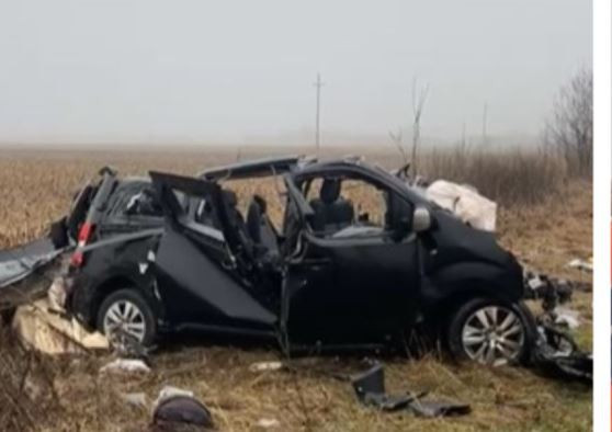 Πολύνεκρο τροχαίο στη Ρουμανία: «Ένας βγήκε από το αυτοκίνητο όρθιος» (Vid)