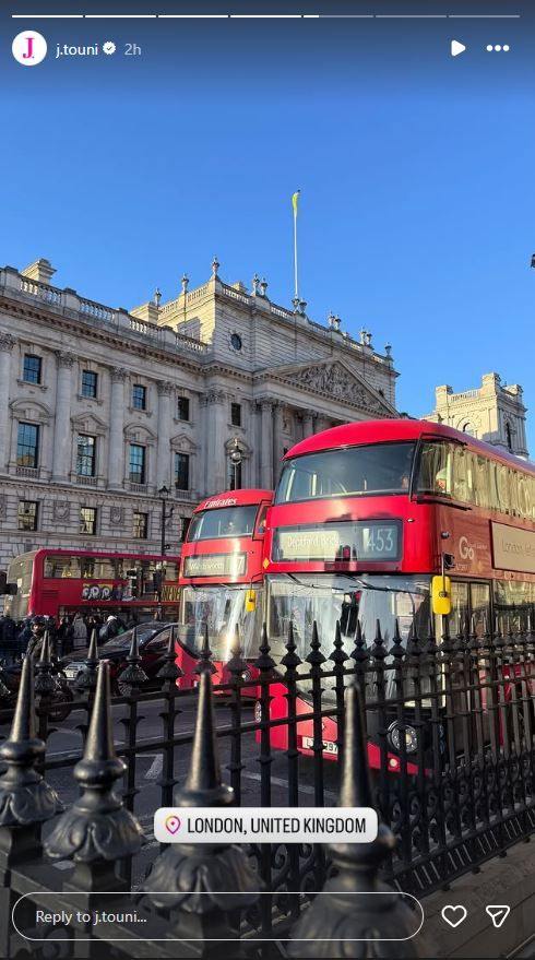 Σάλος με ΦΩΤΟ της Τούνη στο Λονδίνο: "ΒλαχοΑλβανίδα ντροπιάζεις την Ελλάδα"