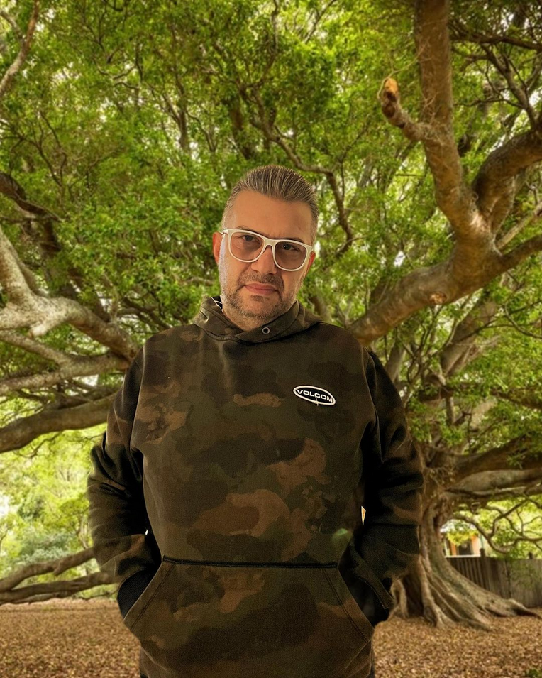 Πασίγνωστος Έλληνας τραγουδιστής έχασε 30 κιλά - Το πριν και το τώρα (ΦΩΤΟ)