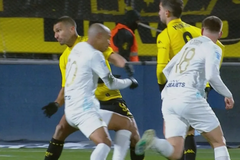 Καραπαπάς για το ακυρωθέν γκολ στο Άρης-ΑΕΚ: «Γελάει ο πλανήτης» (ΒΙΝΤΕΟ)