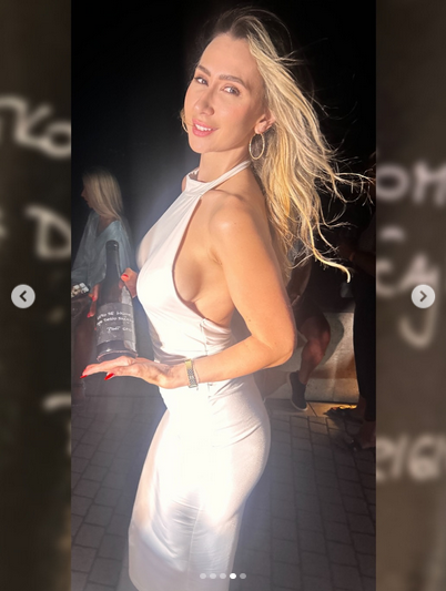 Πολιτικό σκάνδαλο: Η ροζ ταινία εντυπωσιακής ξανθιάς… ρίχνει την κυβέρνηση!