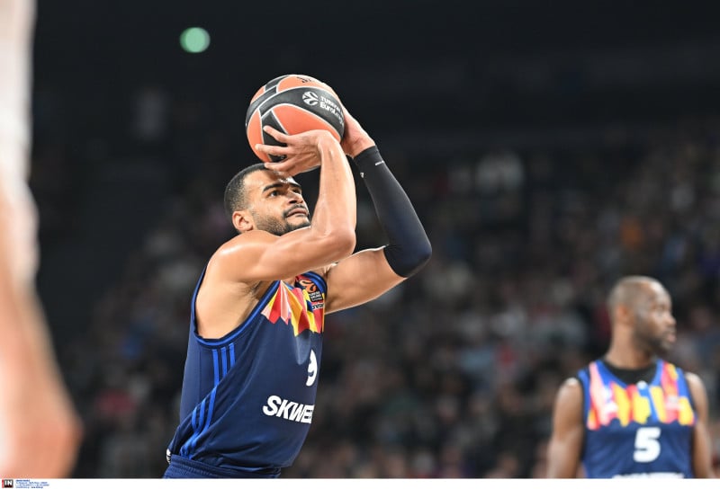 Μπαρτσελόνα: «Αγκαλιά» με τον Λουβαβού-Καμπαρό!