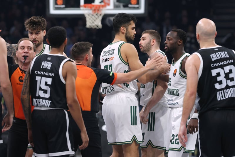 Αδικαιολόγητος Ρογκαβόπουλος - Χτύπησε αντίπαλο και αποβλήθηκε! (ΒΙΝΤΕΟ)