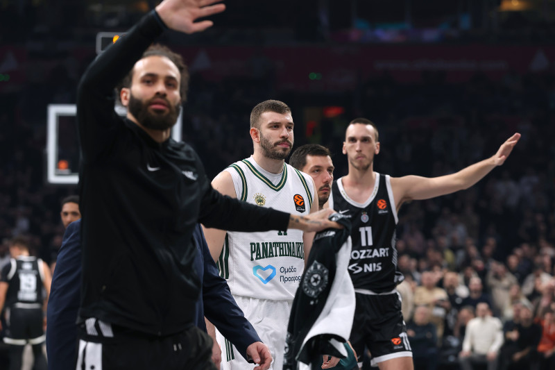 Αδικαιολόγητος Ρογκαβόπουλος - Χτύπησε αντίπαλο και αποβλήθηκε! (ΒΙΝΤΕΟ)