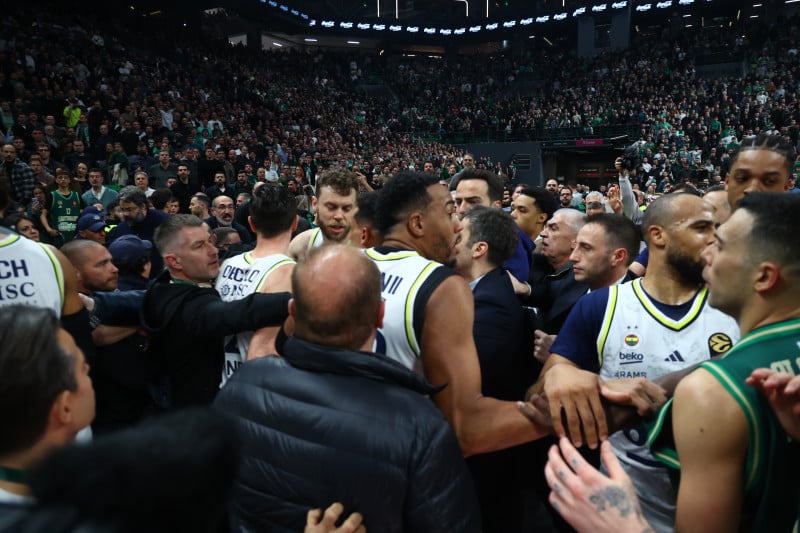 Προκλητικός Μπόλντγουιν στο ΟΑΚΑ - Του... όρμησε ο Λεσόρ στη λήξη! (ΒΙΝΤΕΟ)