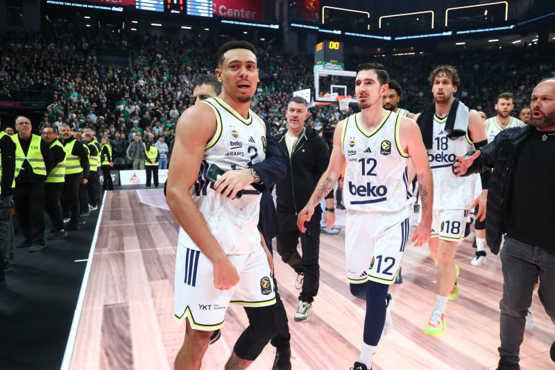 Προκλητικός Μπόλντγουιν στο ΟΑΚΑ - Του... όρμησε ο Λεσόρ στη λήξη! (ΒΙΝΤΕΟ)