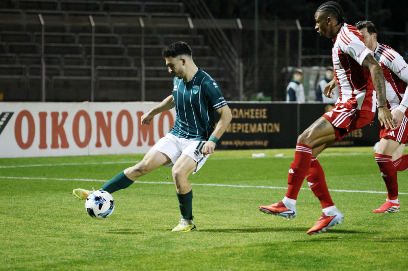 Τσάπρας Νο2: Άντεξε κόντρα σε Έσε-Μουζακίτη, τον αγοράζουν Ολυμπιακός ή ΠΑΟ