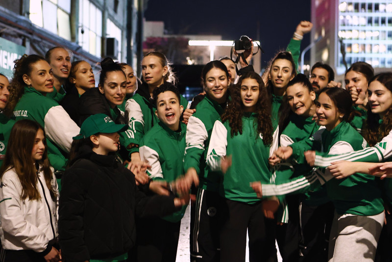 Αποθέωση στη Λεωφόρο! Η νύχτα έγινε μέρα για την πρόκριση στον τελικό