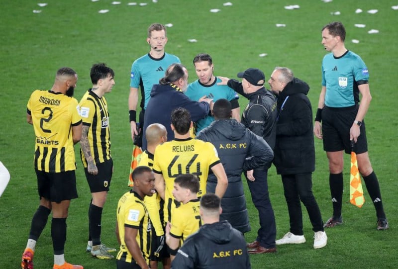 Μακελι(ο) στη Φιλαδέλφεια! Ήταν κακή η ΑΕΚ ή σώθηκε από διαιτητή ο ΟΣΦΠ;