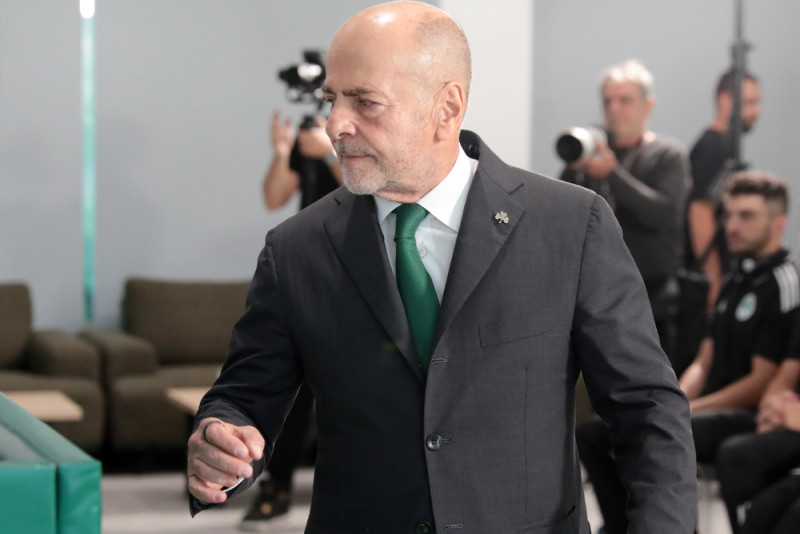 Δεν θα το ανεχτεί ο Αλαφούζος με Ολυμπιακό - Ώρα αποφάσεων για Μπενίτεθ