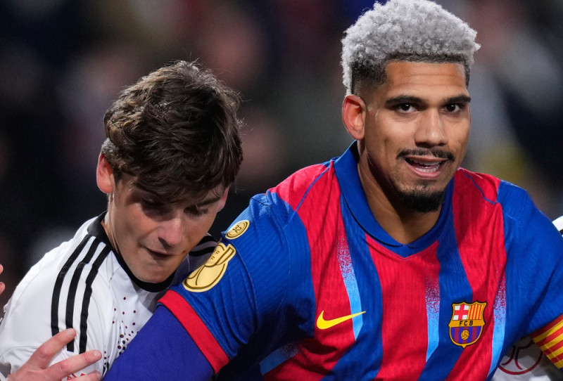 Προβάδισμα Ολυμπιακού για Βιγιάρ - Υπέρβαση με Αγκμπάντου των 18 εκατ.!