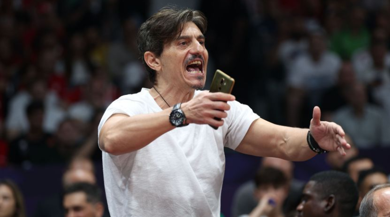 Τρελάθηκε ο Γιαννακόπουλος: "2/2 υπογραφές τις έχουμε βάλει στον κ@@@ μας"