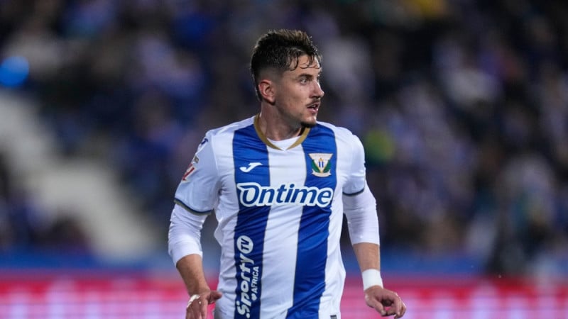 AS: Στην Αθήνα για να υπογράψει στον ΠΑΟ ο Ερνάντεθ (ΦΩΤΟ)