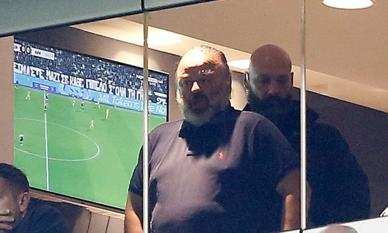 O Hλιόπουλος