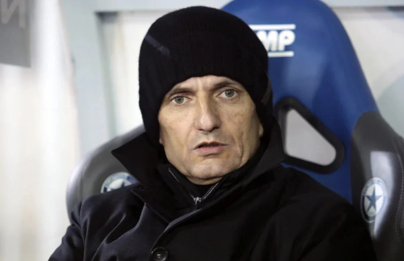 Ο Ραζβάν Λουτσέσκου