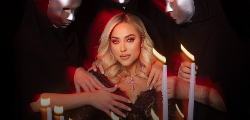 Κόλαση το νέο βίντεοκλιπ της Τίνας Μελά! (ΒΙΝΤΕΟ)