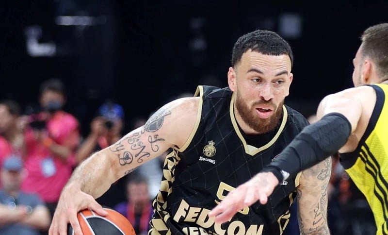 Σκάει... βόμβα με Τζέιμς στη Euroleague: "Ξεκίνησαν οι συζητήσεις"!