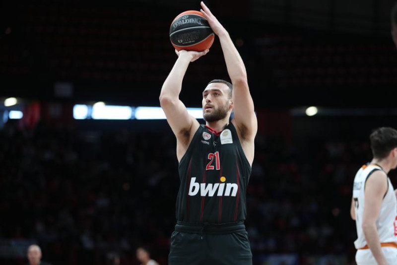 Ενθουσιασμένος ο Νετζήπογλου: "Ζω το όνειρο, είμαι στη μεγαλύτερη ομάδα"