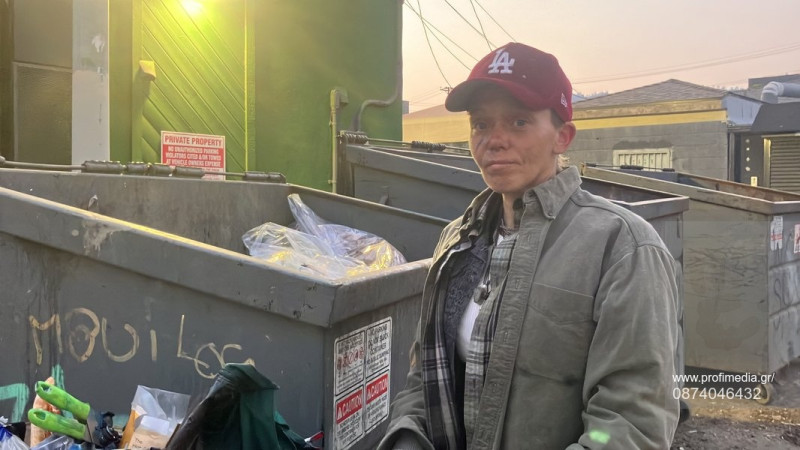 Σύζυγος σταρ του Χόλιγουντ από τα εξώφυλλα, άστεγη τώρα τρώει στα σκουπίδια