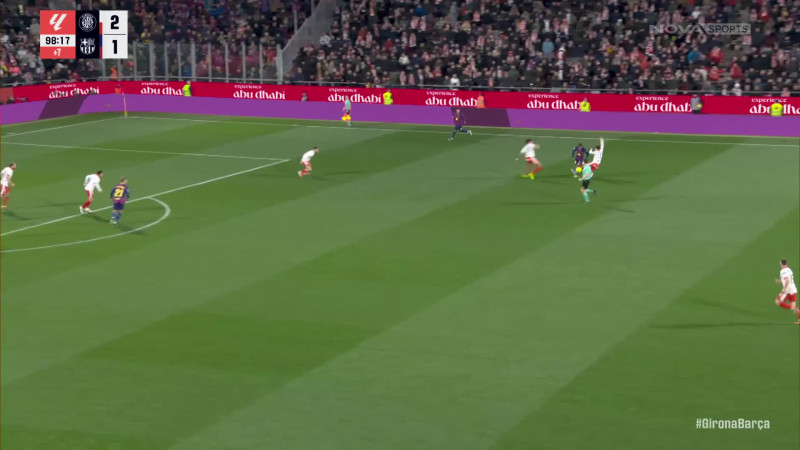 Παραλίγο να κόψει τα πόδια του Γιαμάλ ο Ρόκα (ΒΙΝΤΕΟ)