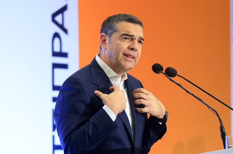 Ο γεν. αρχηγός με μισθό παίκτη, η κόντρα Μαρινάκη-Ιβάν και οι τίτλοι Τσίπρα