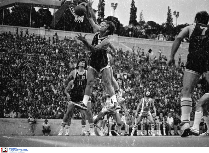 Θλίψη στο ελληνικό μπάσκετ: "Έφυγε" ο Βασίλης Γκούμας (ΦΩΤΟ)